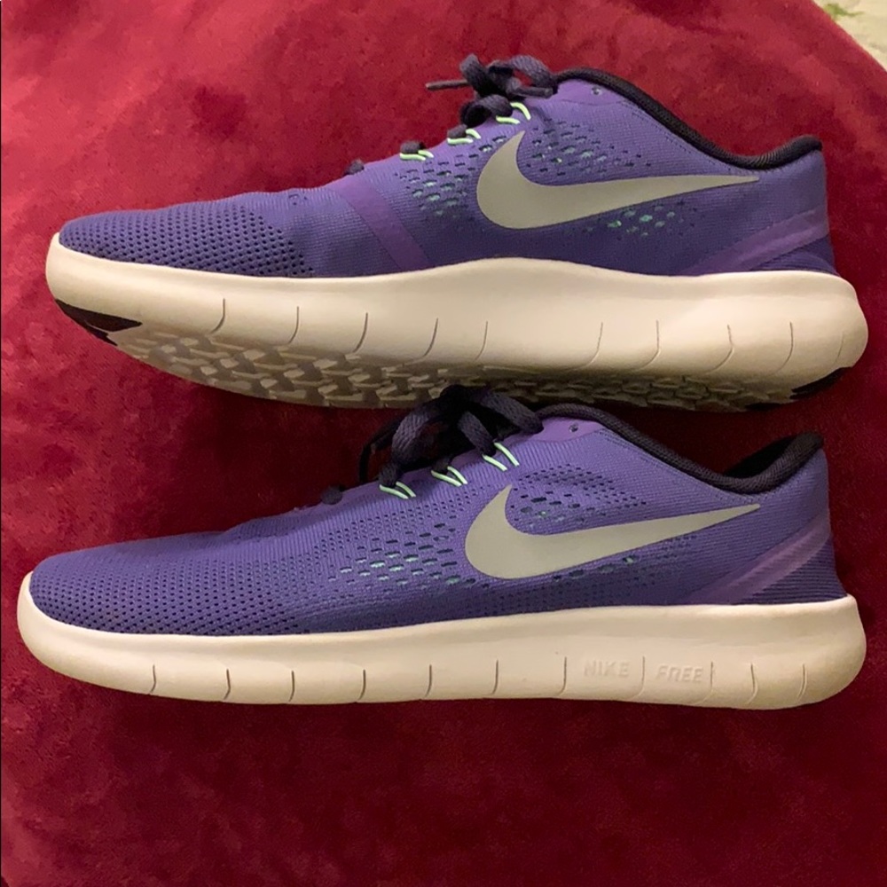 💜 Nike shoes👟 Grls size 7Y/women’s 8 make offer - Picture 3 of 5
